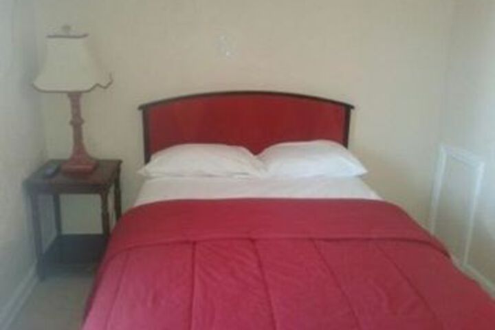 Room 8 of 25