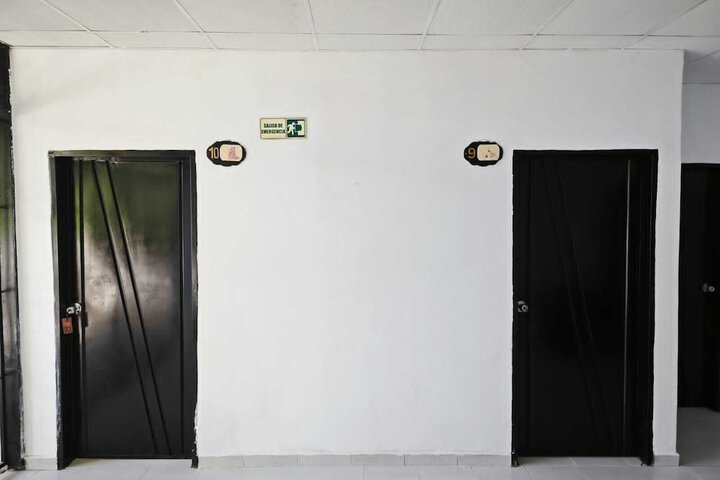 Room 21 of 32