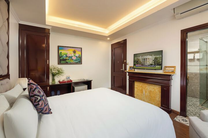 Room 34 of 94