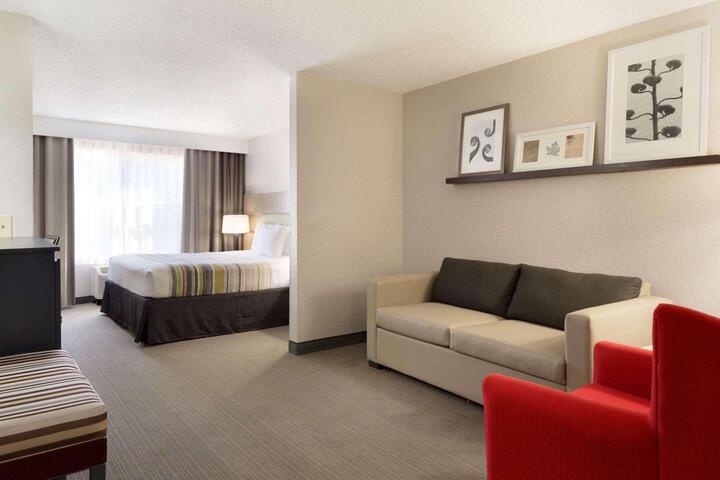1 King Bed (7 of 12)