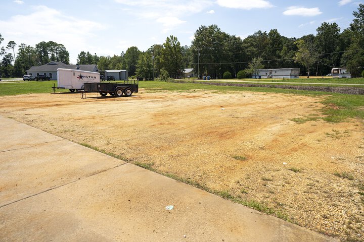 Property Grounds 17 of 28