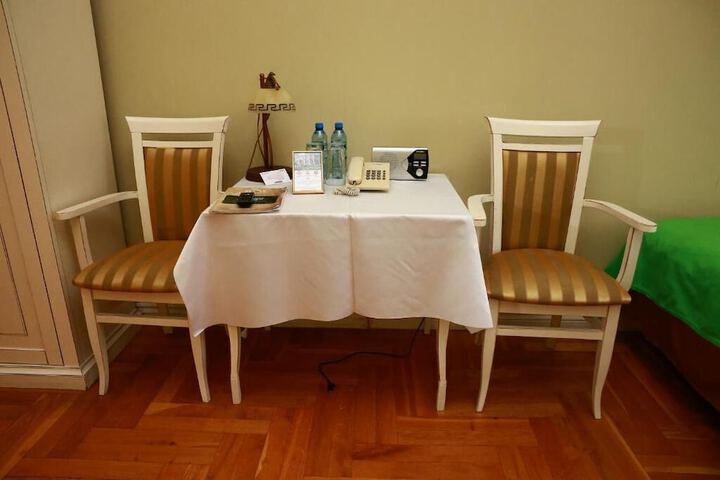 Room 12 of 51