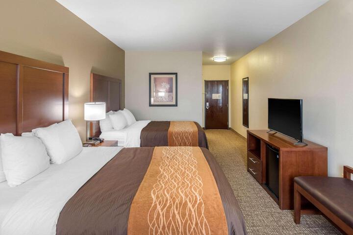2 Queen Beds (3 of 7)