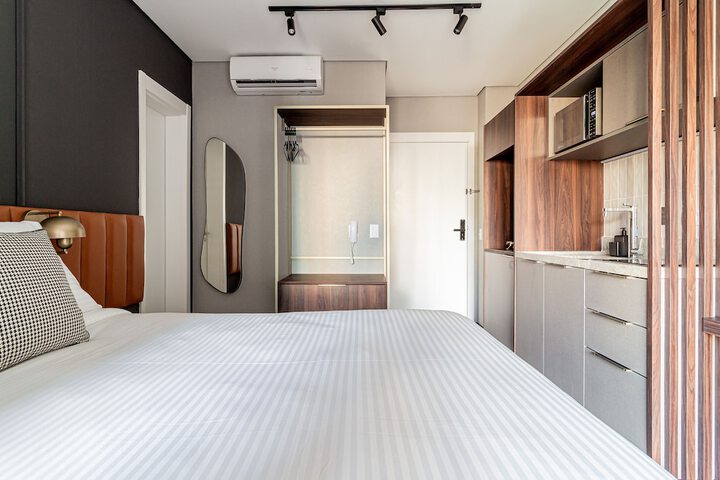 Room 17 of 184