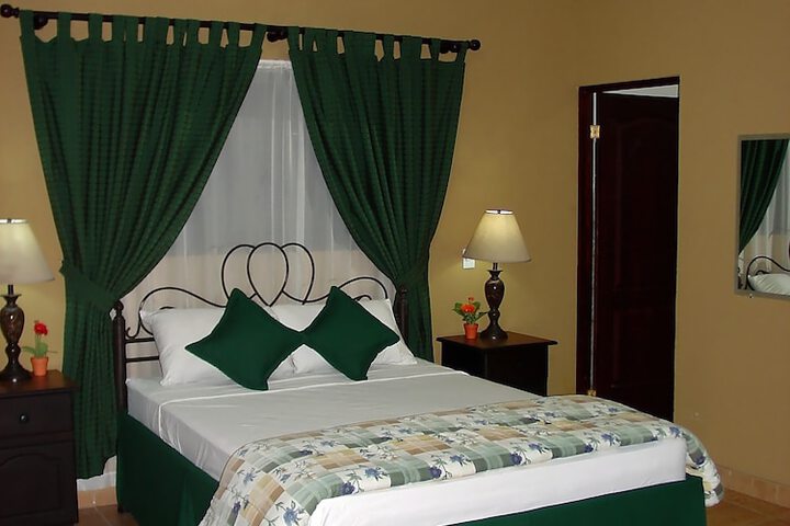 Room 3 of 38