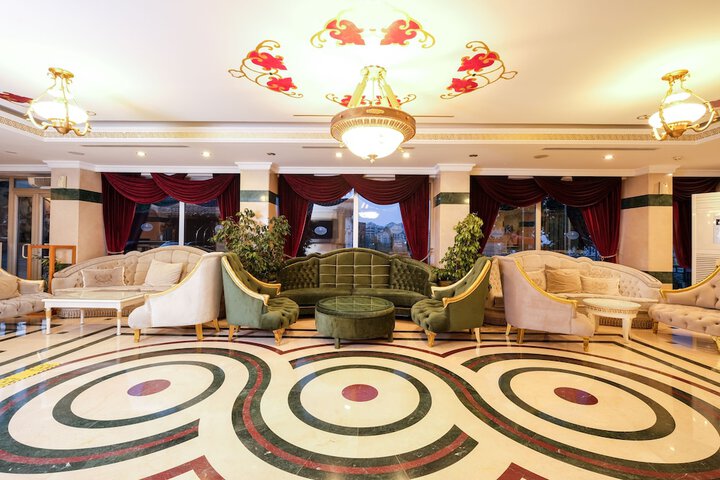 Entrance & Lobby