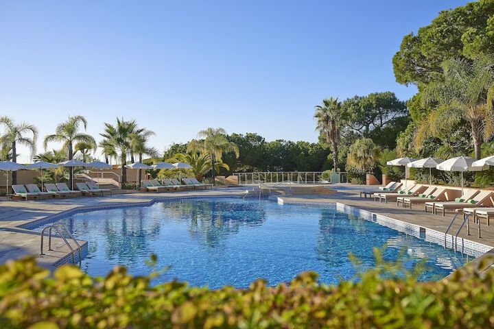 Pools & Facilities
