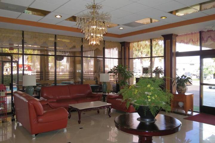 Business Center 35 of 38