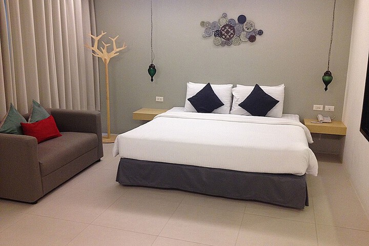 Room 18 of 42