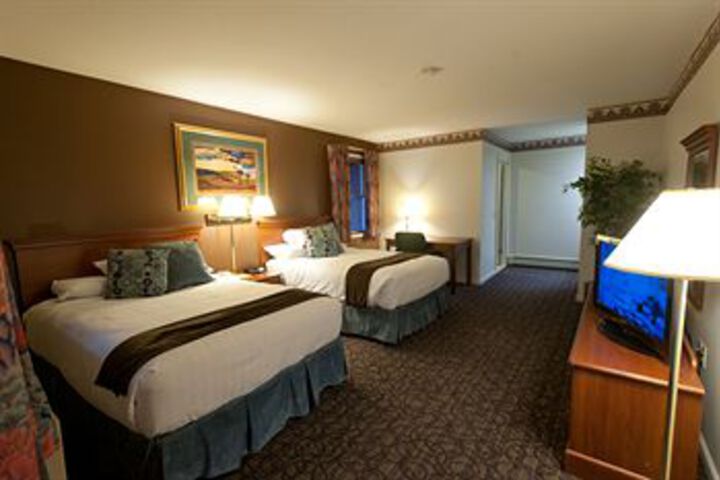 Hotel Suite Photo