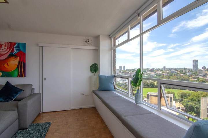 Room 9 of 15