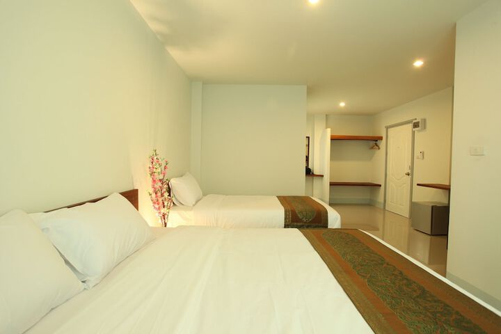 Room 2 of 51
