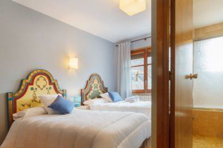Room 27 of 63