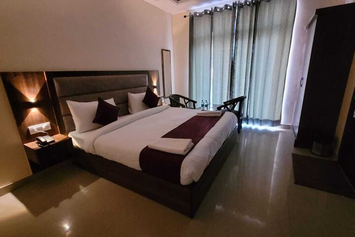 Room 16 of 46