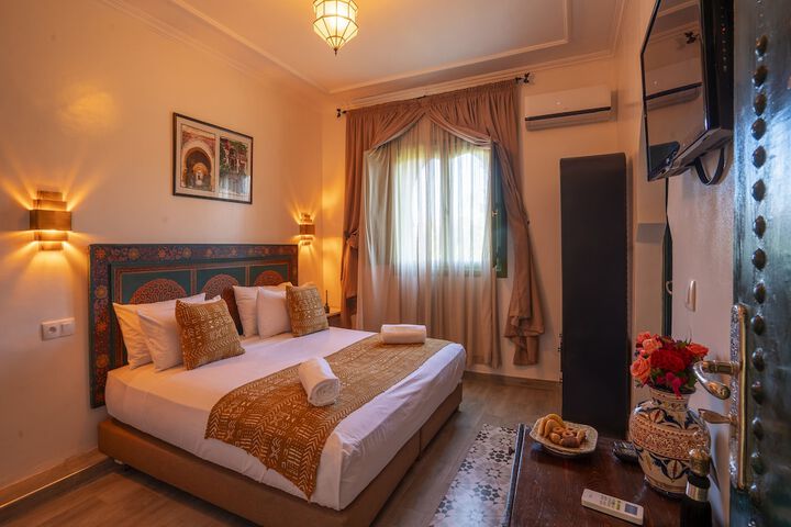 Room 11 of 24