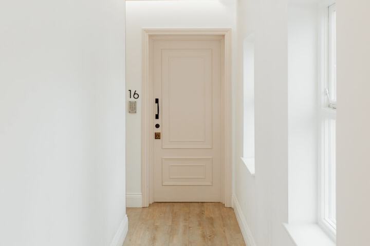 Room 11 of 36