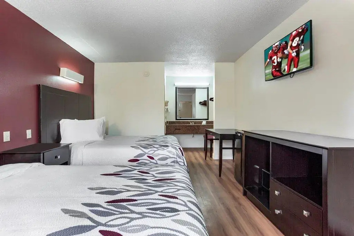 Room 7 of 12