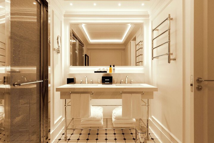 Room 40 of 165