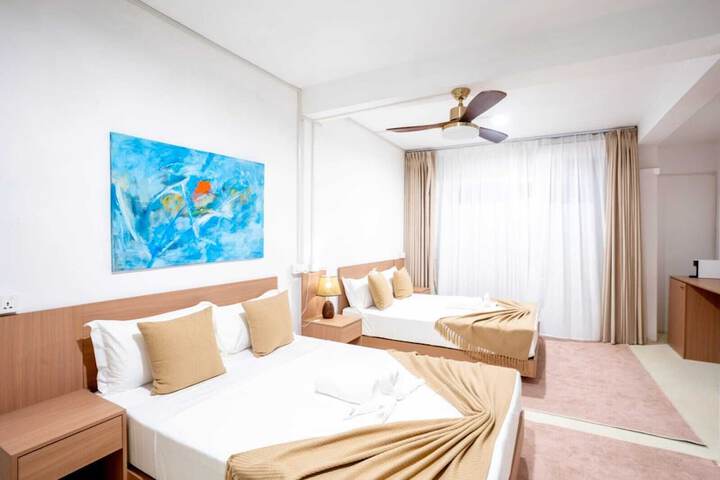 Room 13 of 21