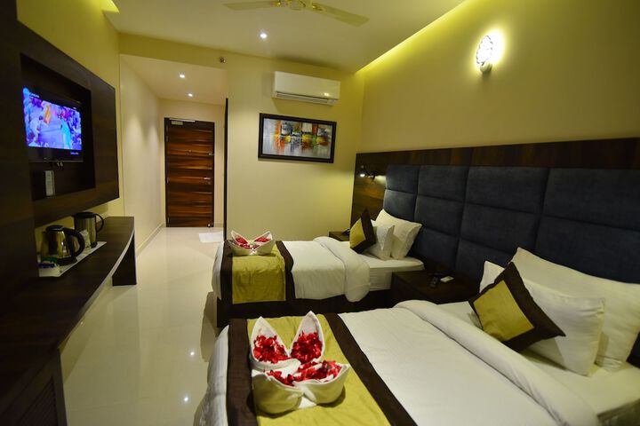 Room 12 of 23