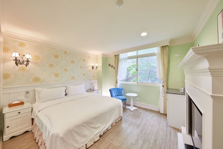 Room 12 of 34
