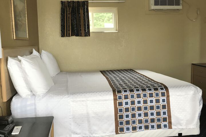 Room 13 of 27