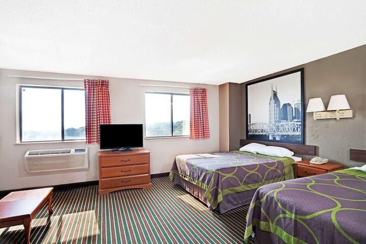 1 Queen Bed (1 of 12)