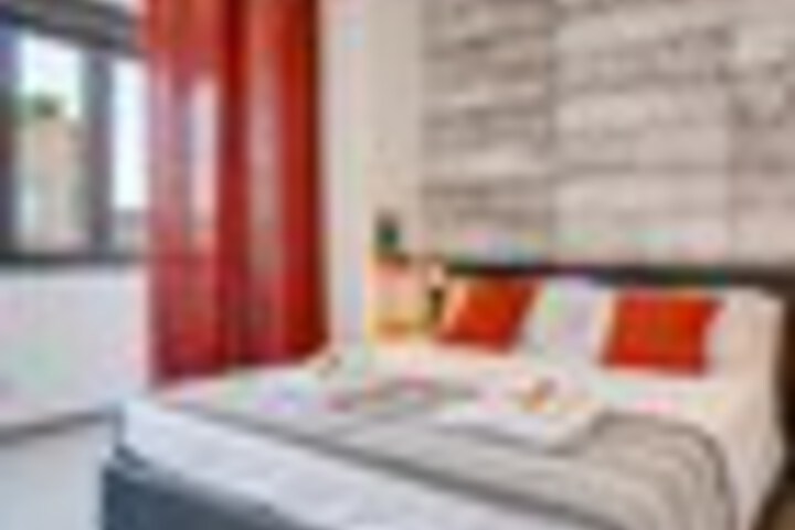 Room 80 of 270
