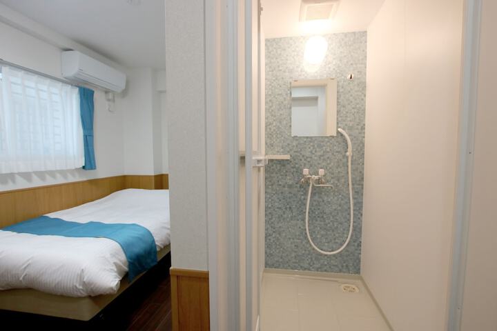 Room 12 of 20