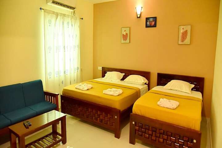 Room 6 of 10