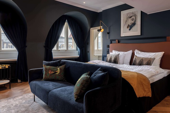 Room 43 of 76