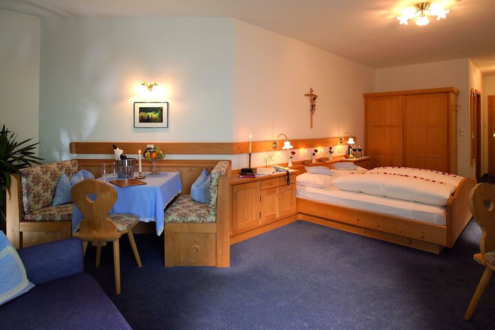 Room 3 of 88