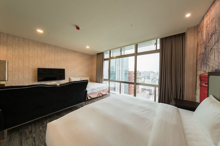 Room 44 of 98