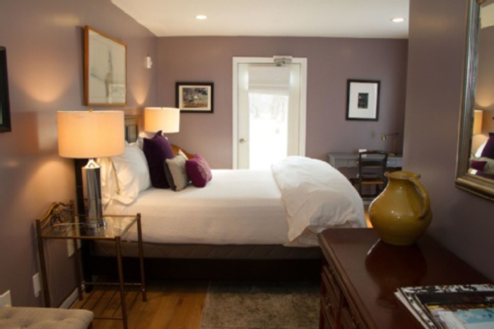 Room 384 of 396