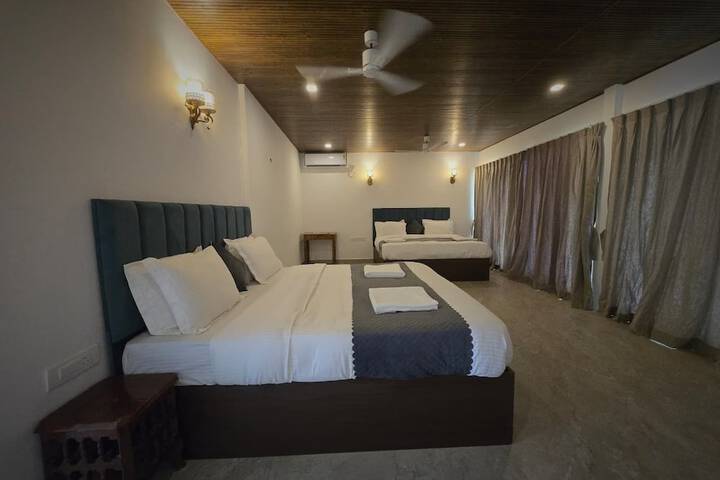Room 8 of 22