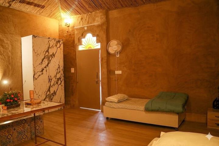 Room 21 of 64