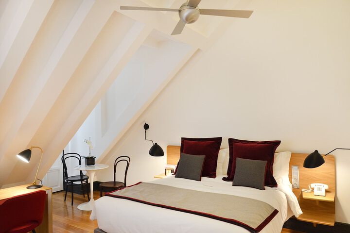 Room 45 of 143