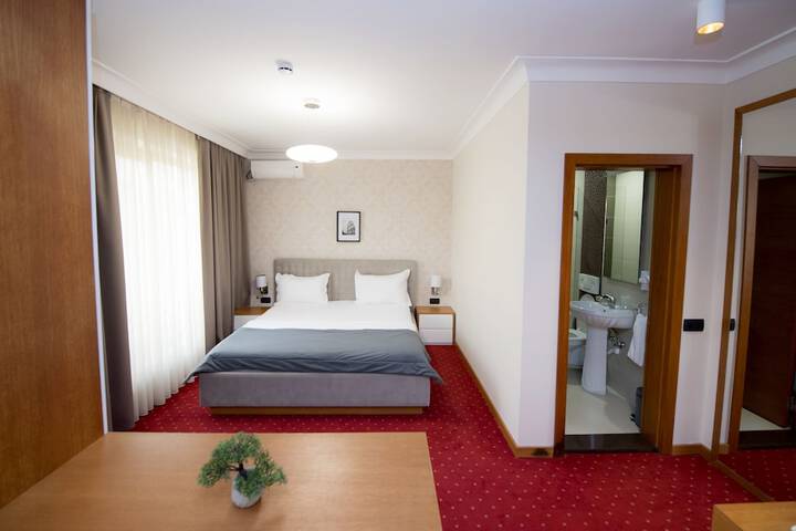 Room 16 of 16