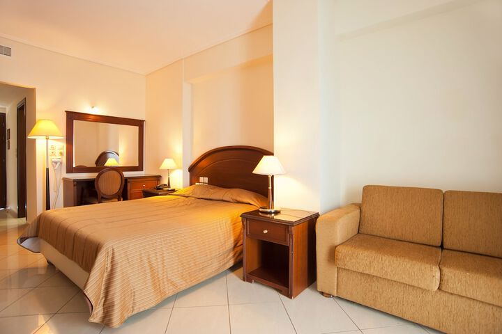 Room 8 of 44