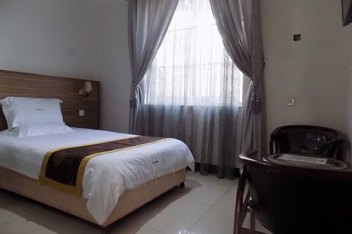 Room 5 of 37