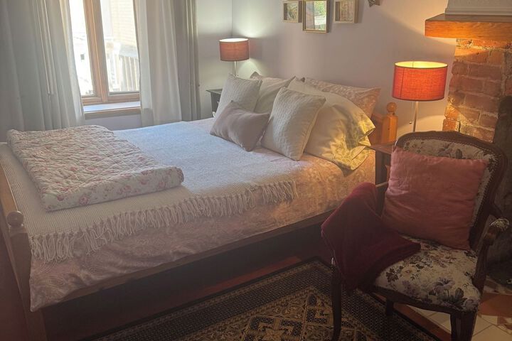 Room 10 of 11