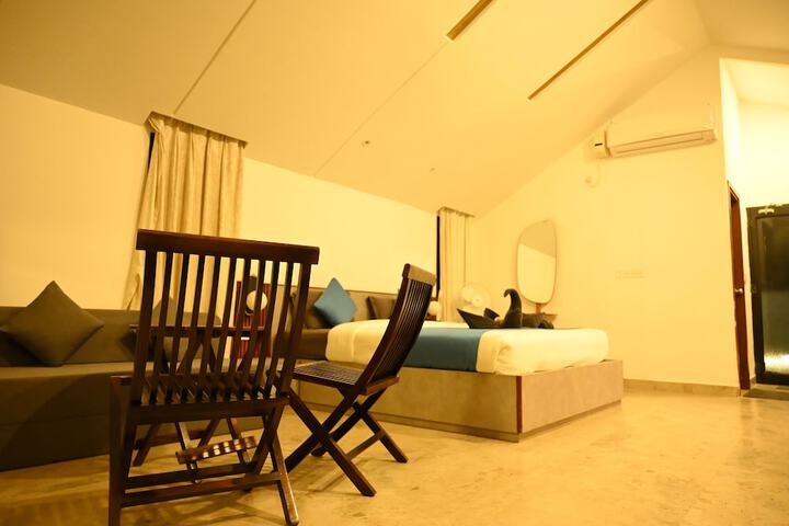 Room 2 of 30