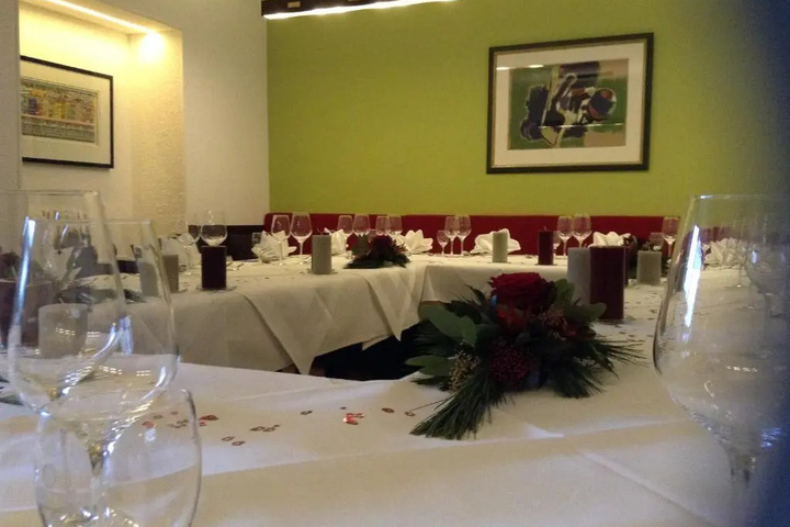 Dining 16 of 16