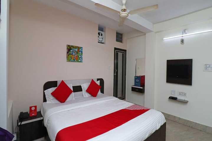 Room 6 of 25