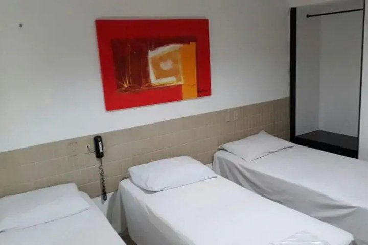 Room 6 of 24