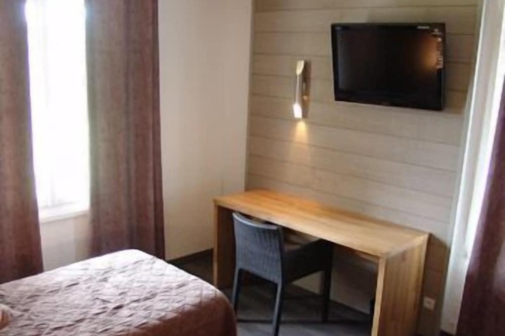 Room 4 of 29