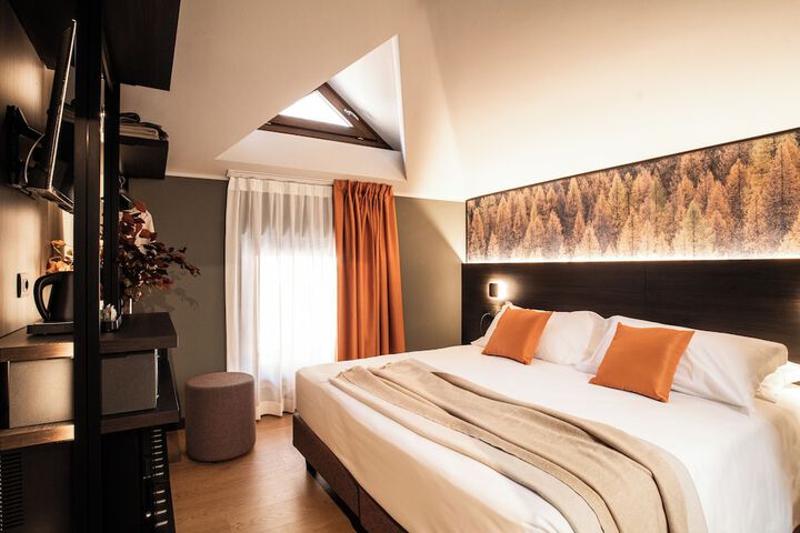 Room 8 of 23