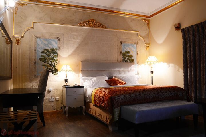 Room 10 of 48
