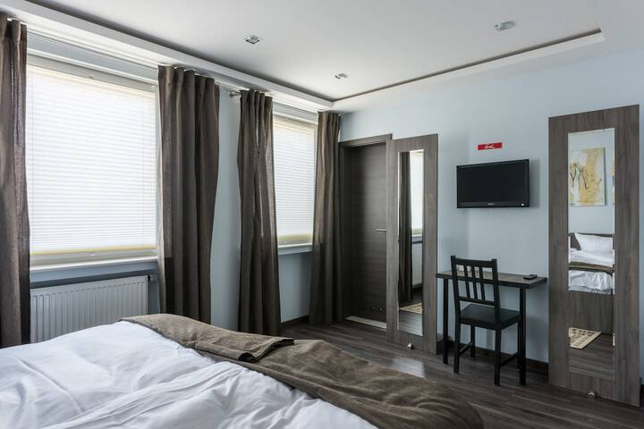 Room 9 of 38