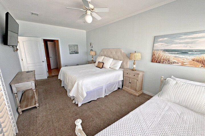 Room 47 of 90
